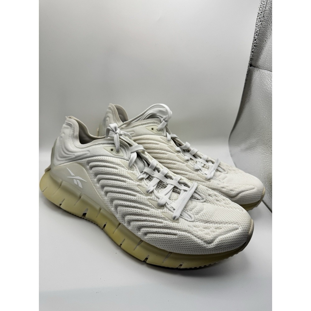 Reebok Zig Kinetica "Triple White" Men's Size 8.5 Running Shoes Sneakers EH2415